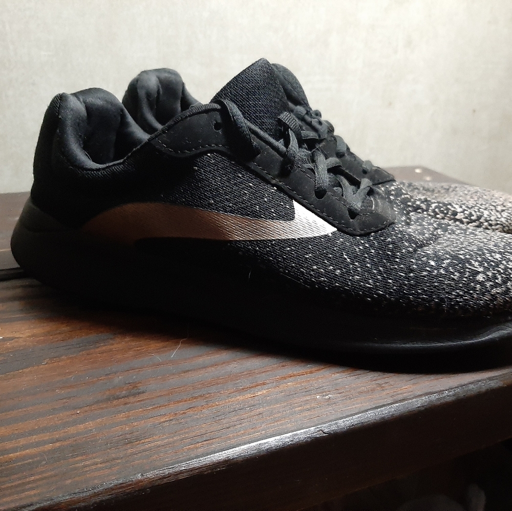 Women's shoes